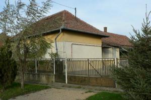 Jászladány, 100m2 house, 1118m2 plot + own thermal